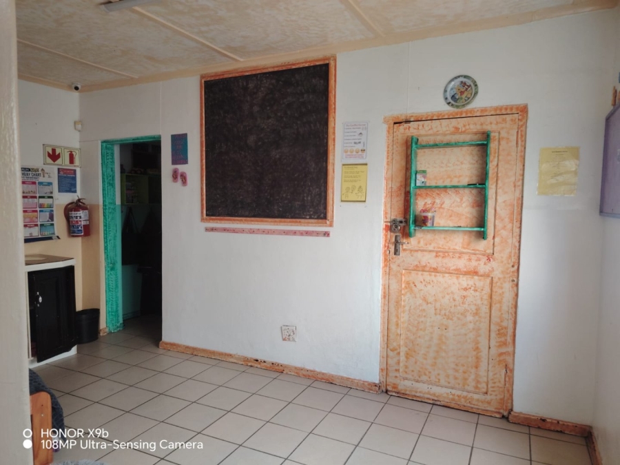 5 Bedroom Property for Sale in Wynberg Upper Western Cape